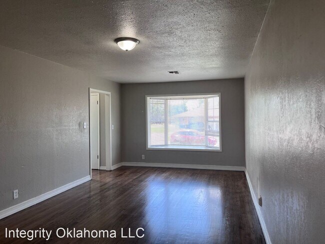 Building Photo - 3 br, 1 bath House - 5624 S. Barnes Ave.