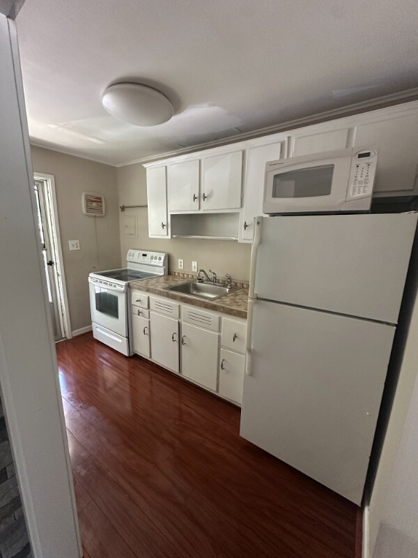 Foto del edificio - 835 Daniels St