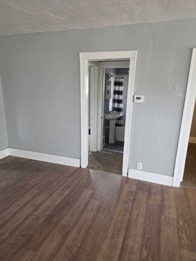Foto del edificio - 2-Bedroom Gem on Barrie Avenue – Perfectly Quaint Living in Flint!