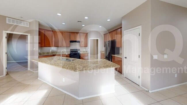 Building Photo - 5207 E Fairy Duster Dr