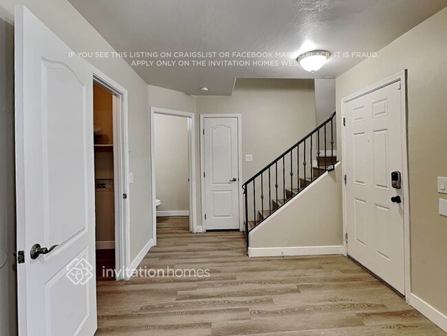 Building Photo - 5614 S 21st Pl