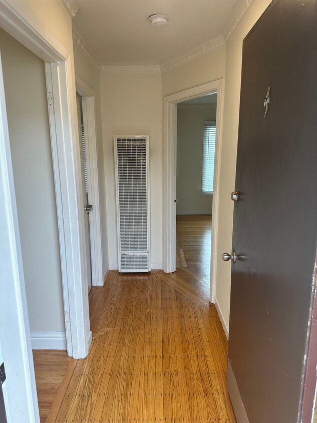 Primary Photo - 107 E Moltke St