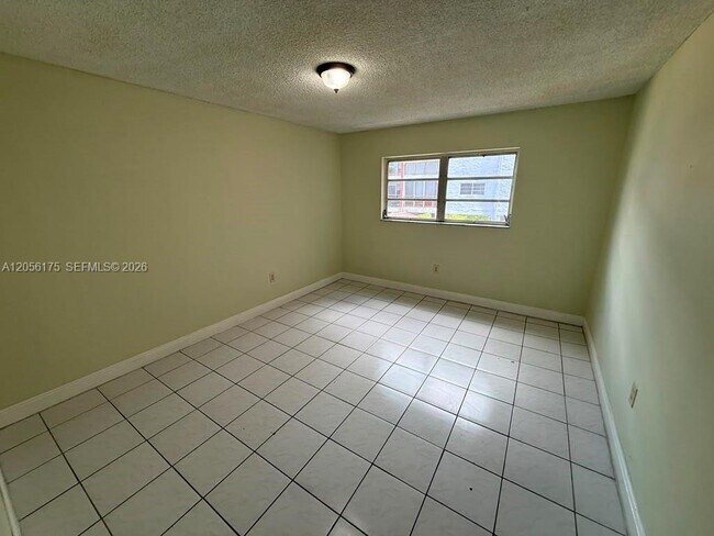 Foto del edificio - 6070 W 19th Ave