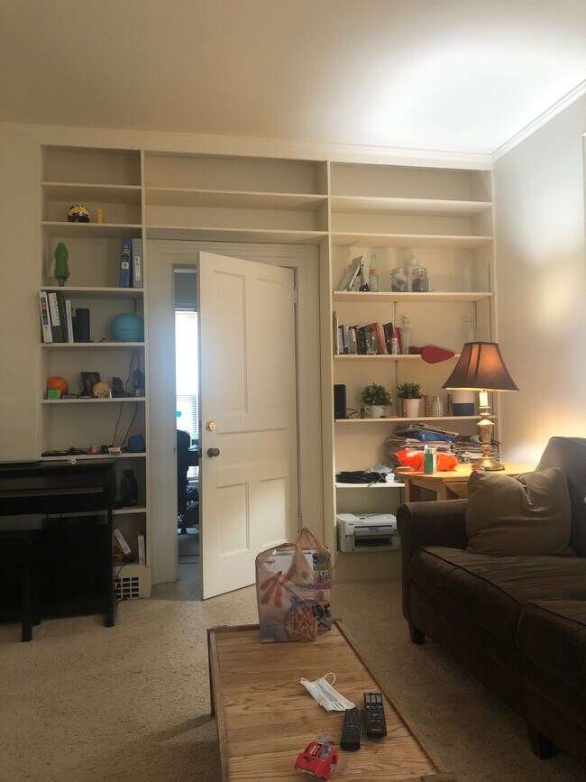 Living Room - 316 N State St