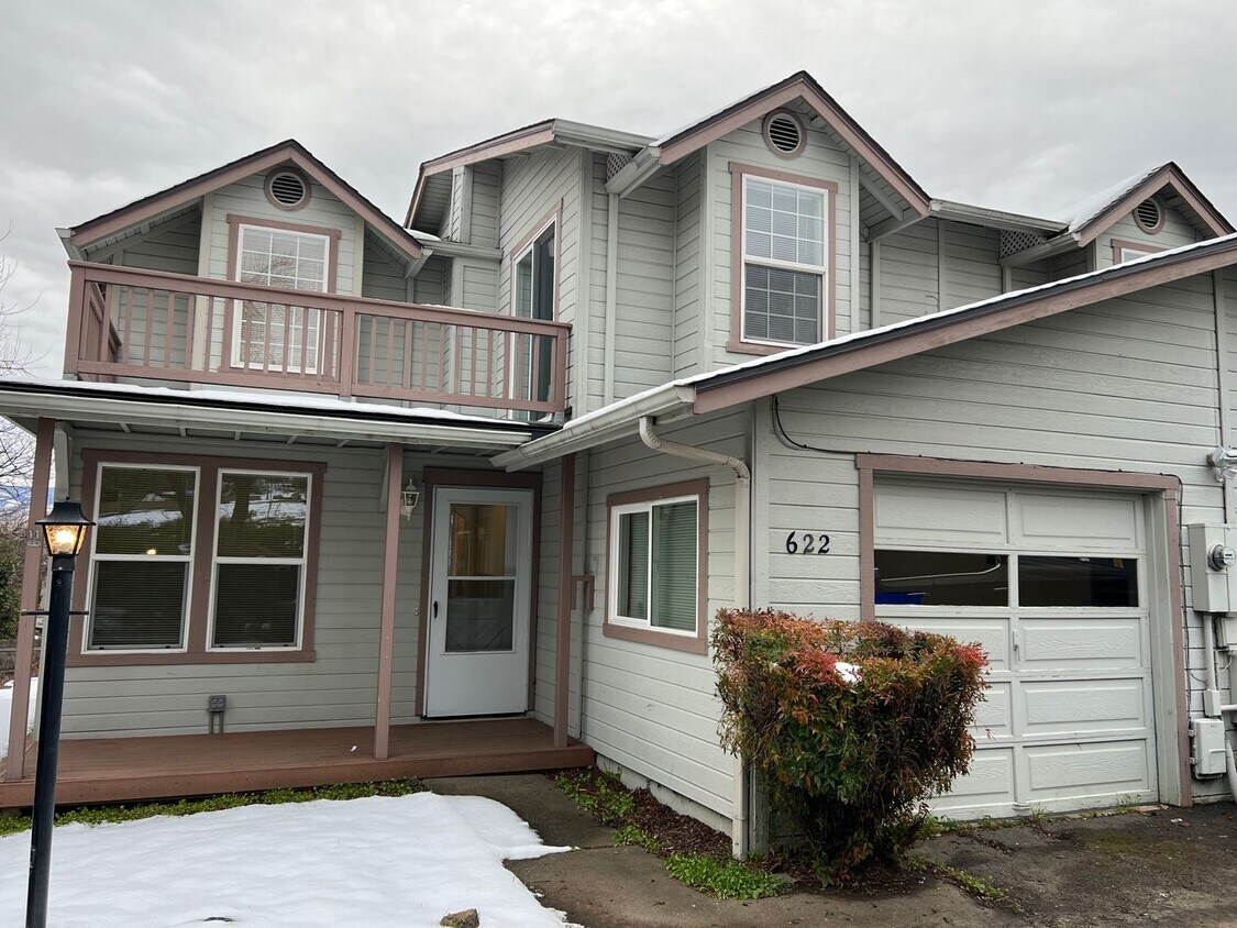 Foto principal - 620-622 Scenic Dr