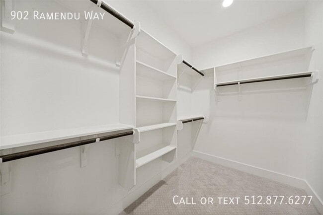 Building Photo - 902 Ramendu Wy