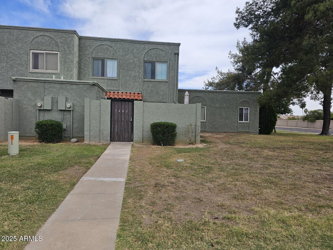 Primary Photo - 5446 W Sheena Dr