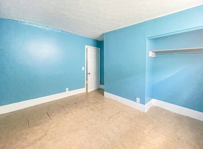 Interior Photo - EAVERSON