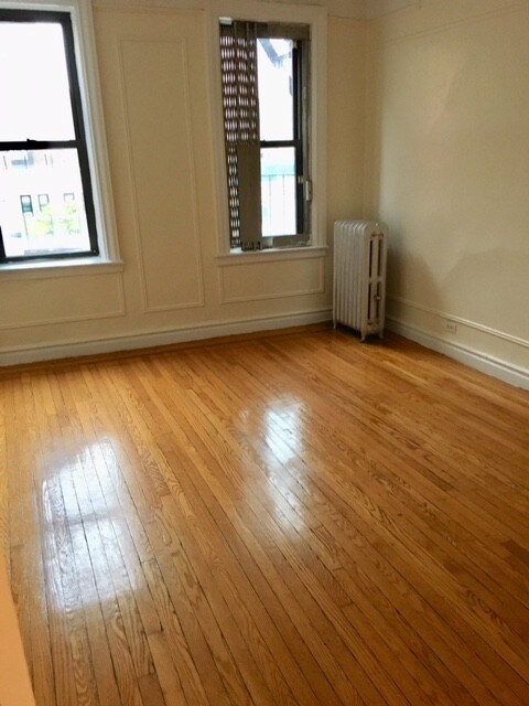 Building Photo - 708 W 171st St
