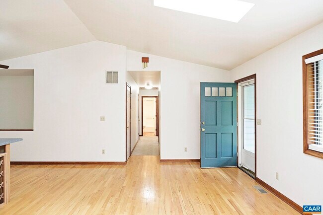 Foto del edificio - 7160 Burnt Mountain Rd