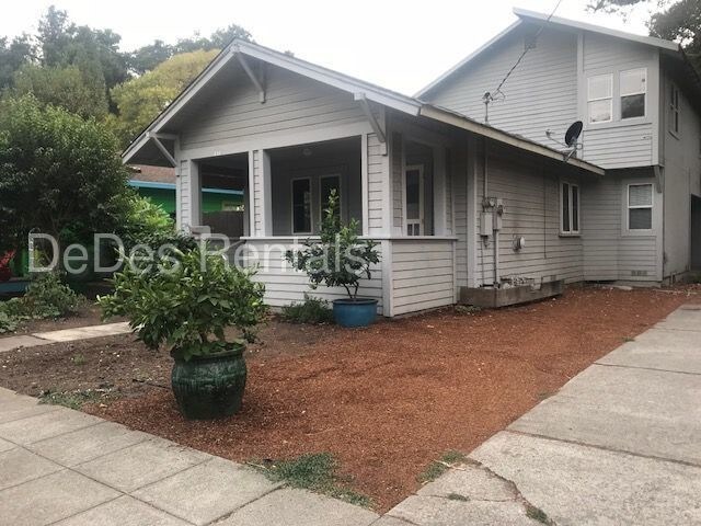 Building Photo - 111 Brown St