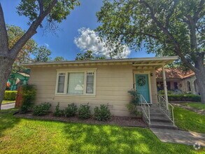 Building Photo - 460 Comal Ave
