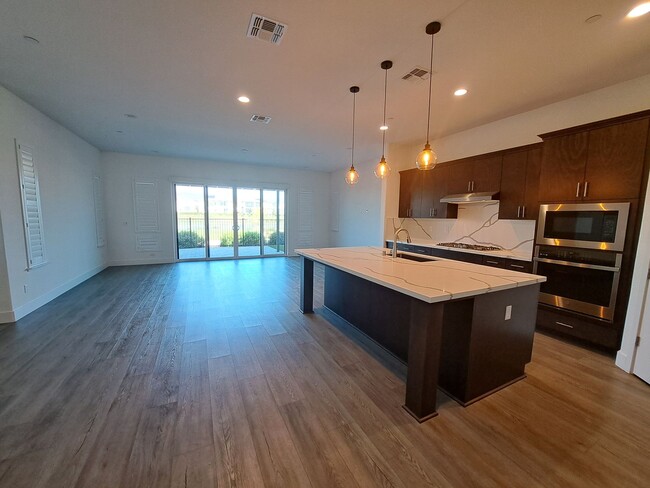 Building Photo - One Lake Lakeview Home with Resort Style A...