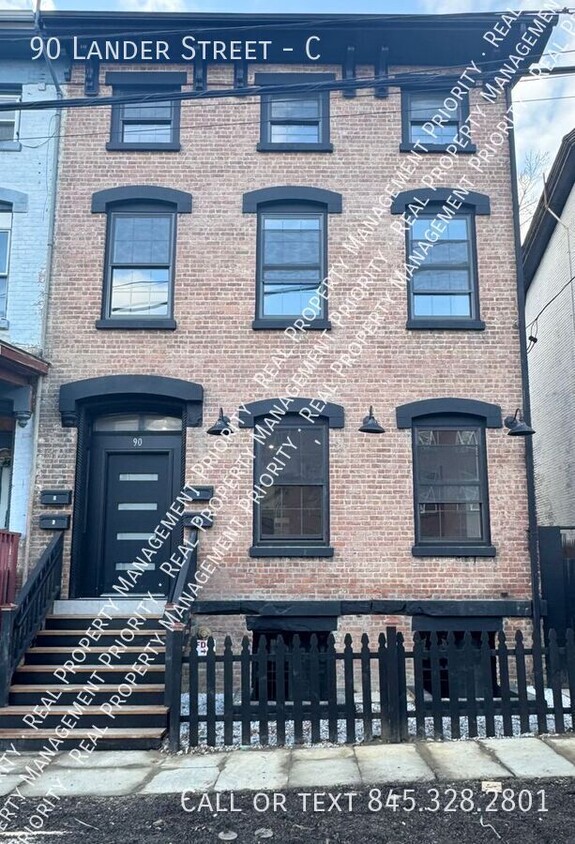 Primary Photo - 90 Lander St
