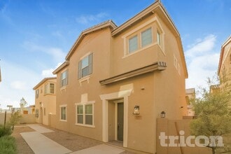 Building Photo - 14989 W Wilshire Dr