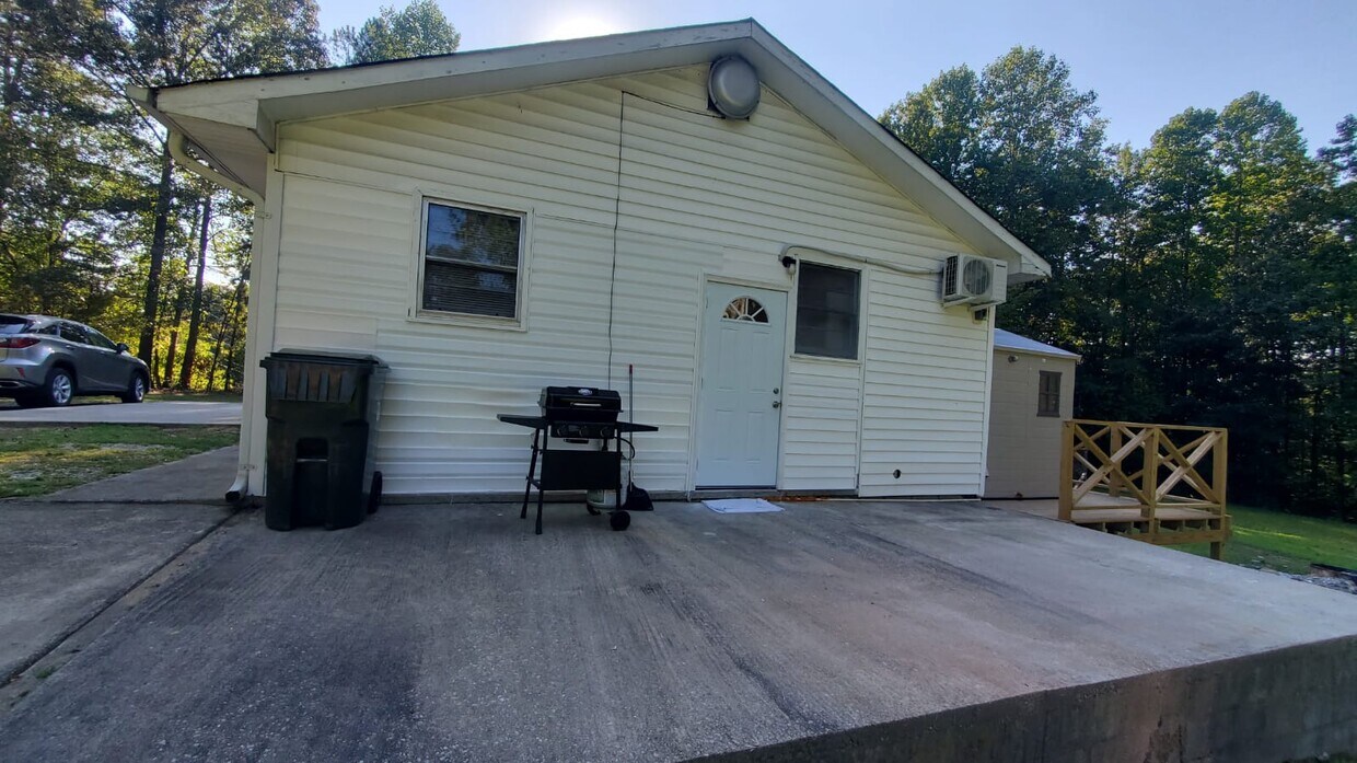 Primary Photo - 389 Collins Rd