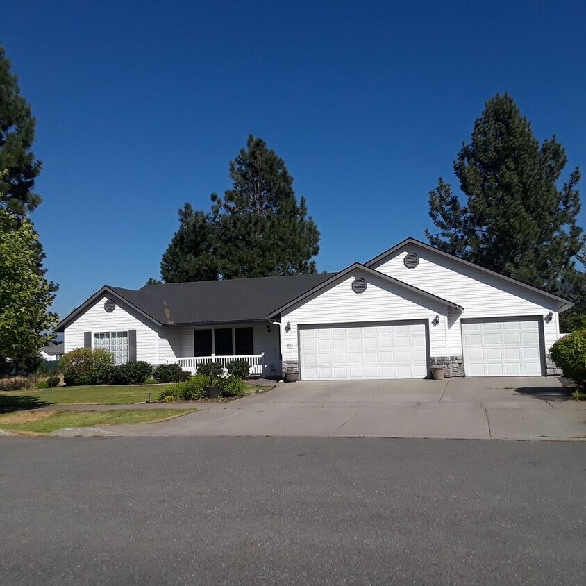 7550 Aaron St, Coeur d'Alene, ID 83815 House for Rent in Coeur d