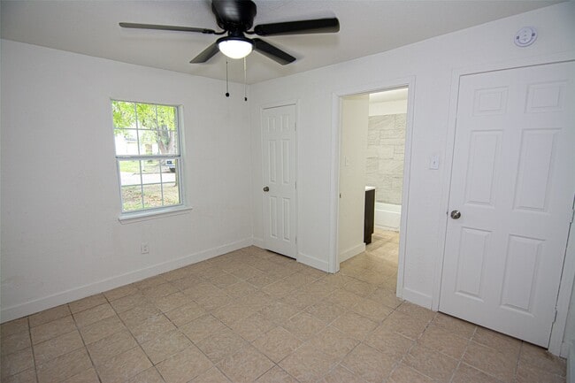 Building Photo - 10815 Ritow St