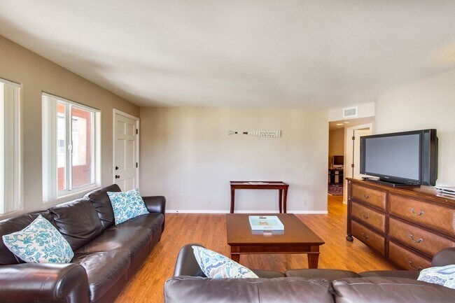 Building Photo - South Mission Beach | Fully Furnished 3BR/3BA | Utilities Included | Available 9/1/26–5/5/27