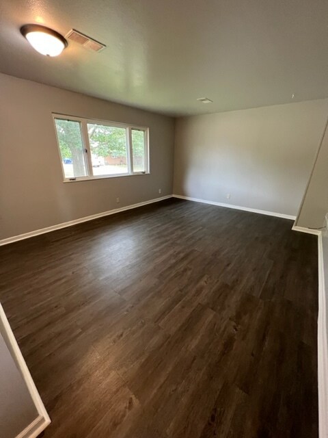 Foto del edificio - 661 Autumn Fields Ln