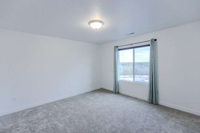 Foto del edificio - 3569 Grassland Dr