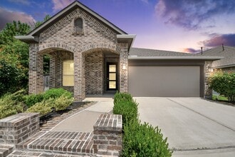 Building Photo - 16011 Monument Hill Crossing