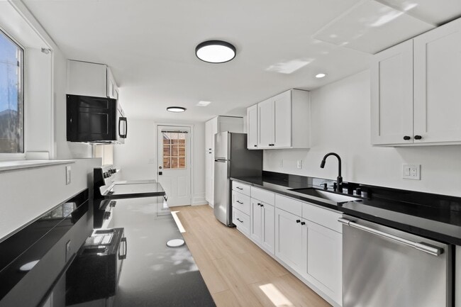 Building Photo - 5529 S 149th St