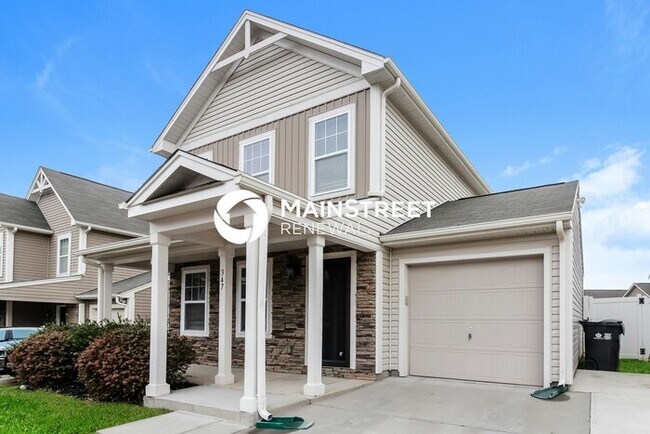 Building Photo - 3 Bedroom Pet-Friendly Home in Charlotte, NC with Main Street Renewal