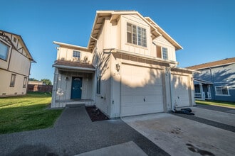 Building Photo - 2106 Yellowstone St