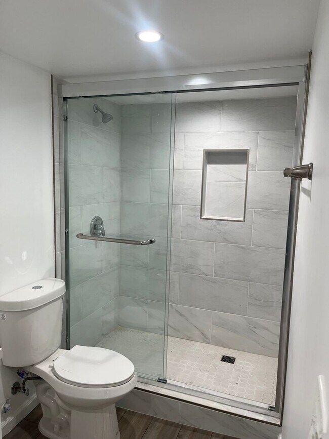 Foto del edificio - 831 S Flower St