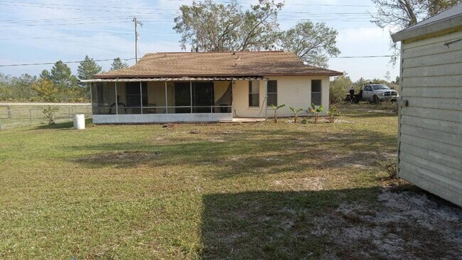 Building Photo - 132 Hallmark Ave