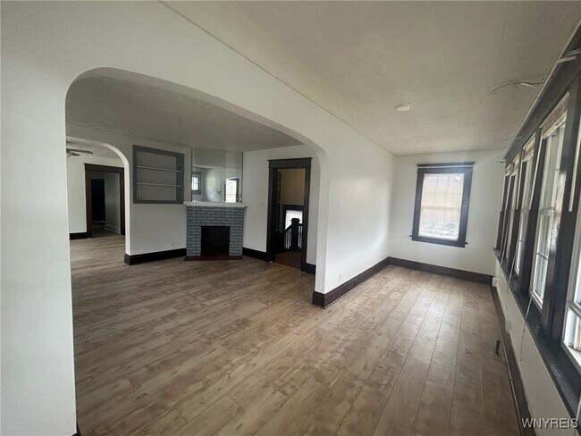 Foto del edificio - 155 Colvin Ave