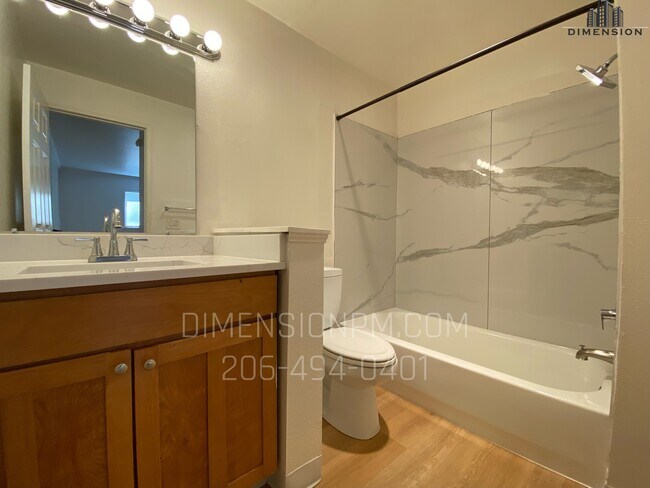 Foto del edificio - 1519 Maple Ln