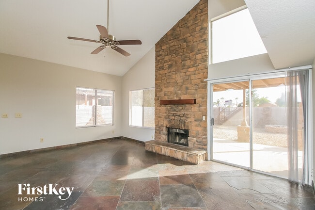 Building Photo - 3941 W Denver St