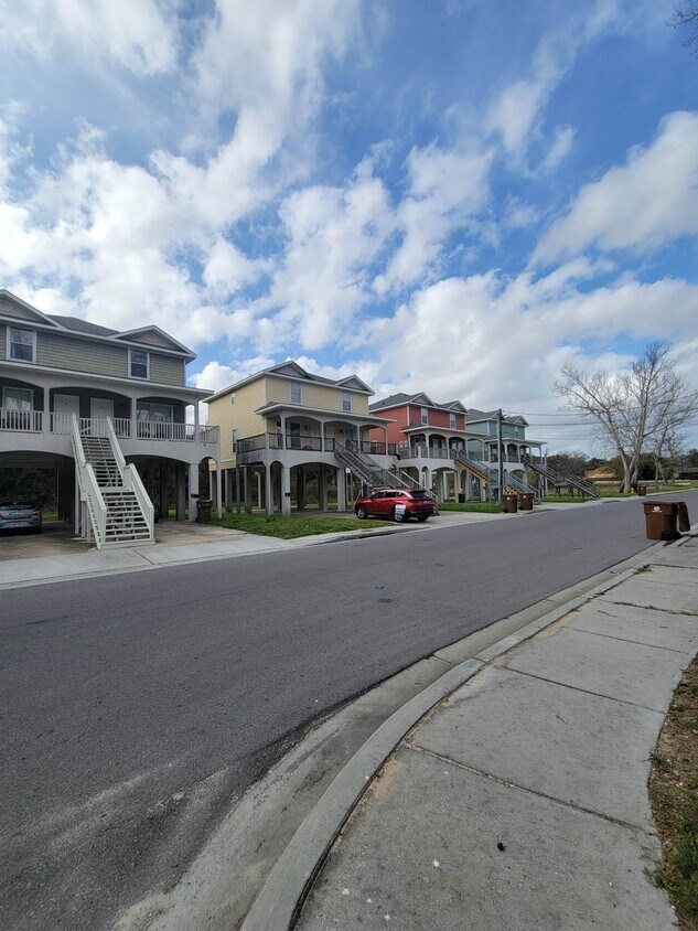 253 Benachi Ave, Biloxi, MS 39530 Townhome Rentals in Biloxi MS