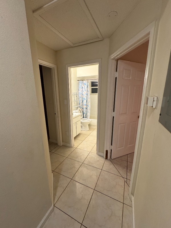 Building Photo - 2365 Harbor Town Dr