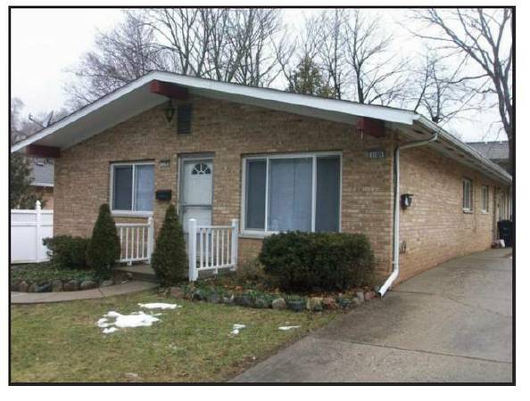 Building Photo - 1108 Lutz Ave
