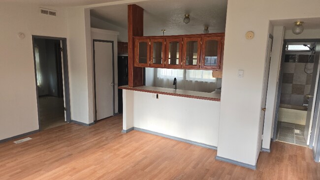 Foto del edificio - 1430 Highland Dr