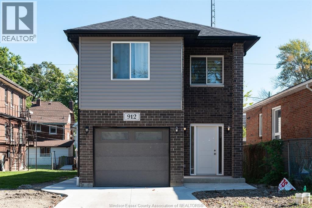 Primary Photo - 912 Hall Ave