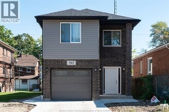 Building Photo - 912 Hall Ave