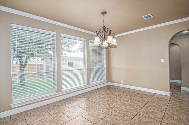 Building Photo - 5811 Oak Creek Drive