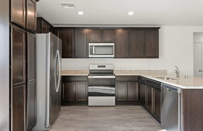 Building Photo - 2501 Desi Loop