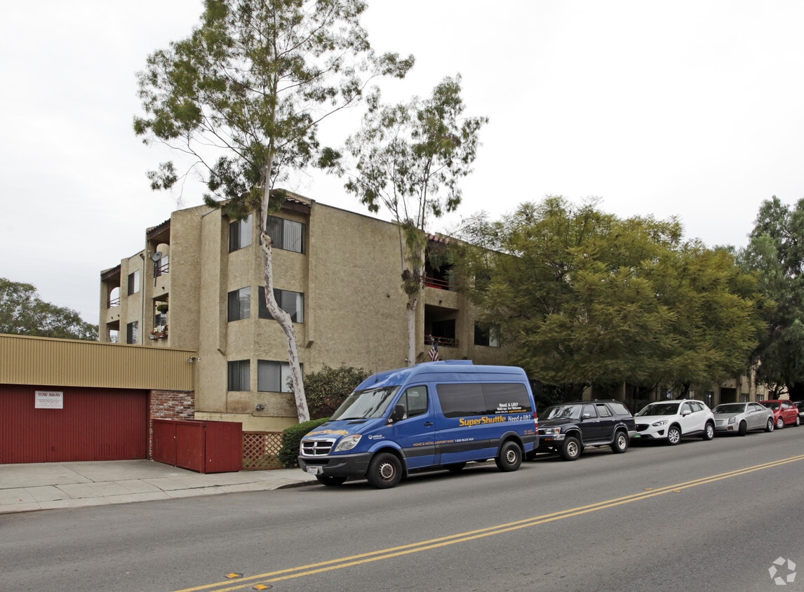 Building Photo - 3650 1st Ave