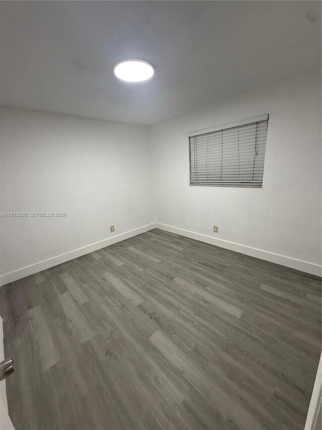 Foto del edificio - 1736 N 16th Ct