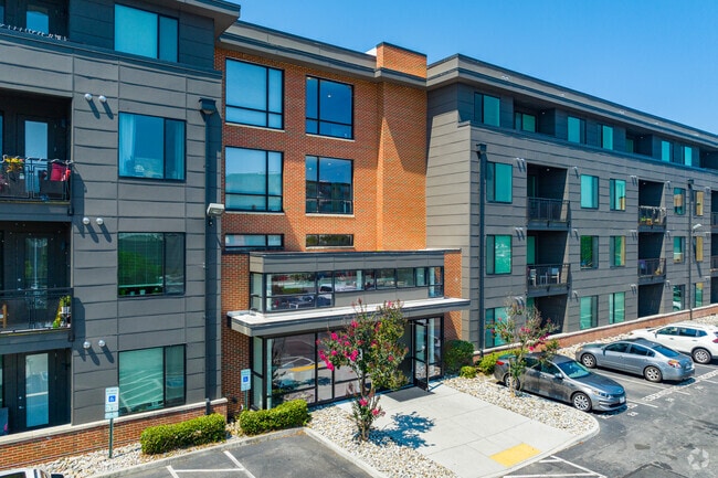 Building Photo - The Preserve