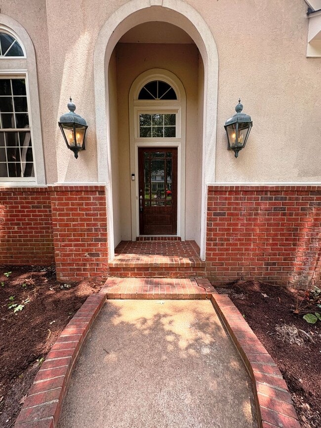 Building Photo - One Of Kind Home In Woodchase Subdivision! Over 3400 Sq Ft! Must have owner's approval on pets, f...