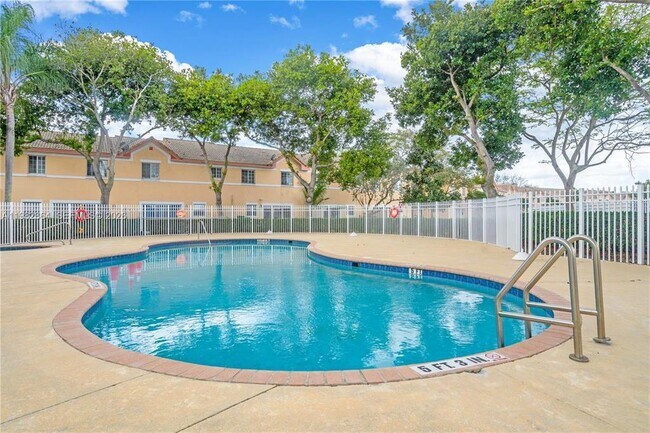 Foto del edificio - 2140 SW 87th Way