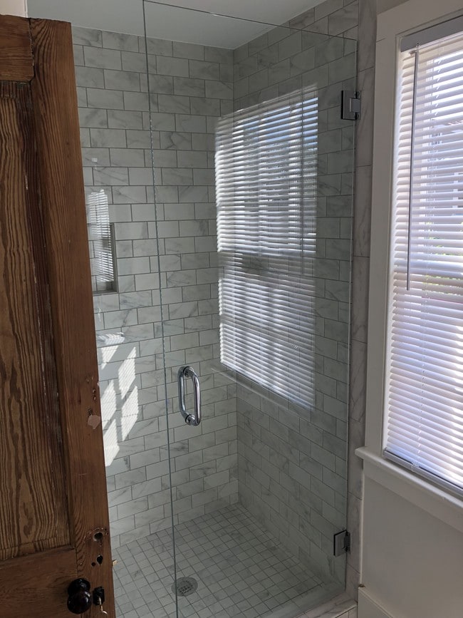 Building Photo - 2 Rose Ln