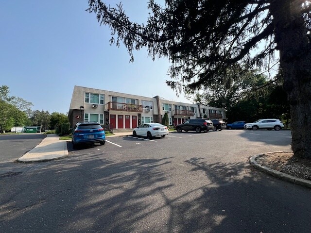 84 Norte Exterior - Jefferson Woods Apartments