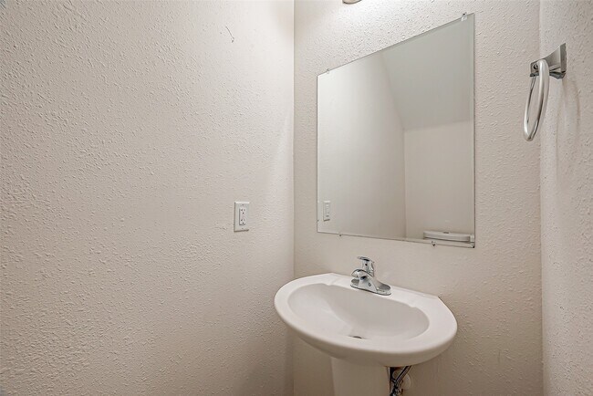 Foto del edificio - 5530 Hirondel St